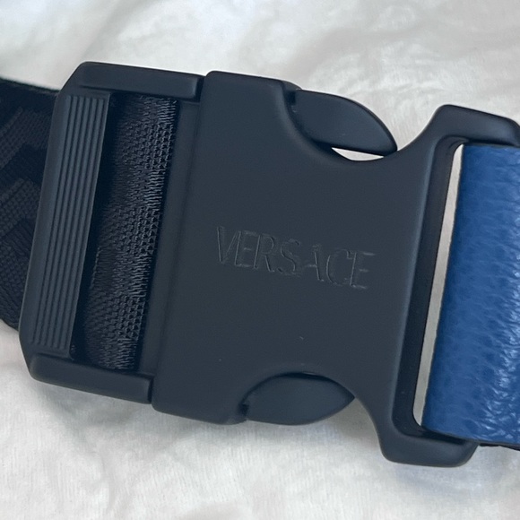 NEW VERSACE MICROCHIPPED BLUE LEATHER BELT BAG! - Picture 7 of 15